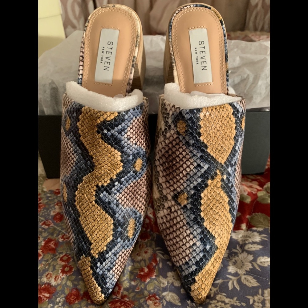 STEVEN Women’s Snake Print Pumps
